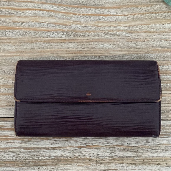 Louis Vuitton - Plum/Purple LV Epi Long Wallet - Picture 3 of 16